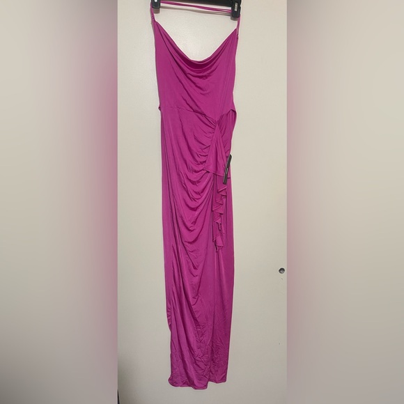 Elegant Magenta Draped Dress - Picture 3 of 4